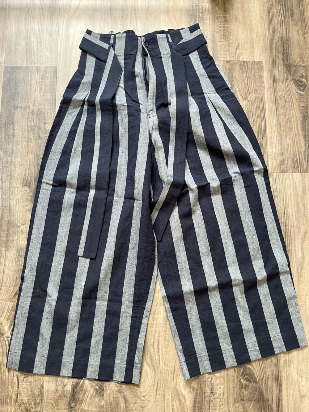 7115 by Szeki Striped Wide-Leg High-Waist Pants - Navy/Gray